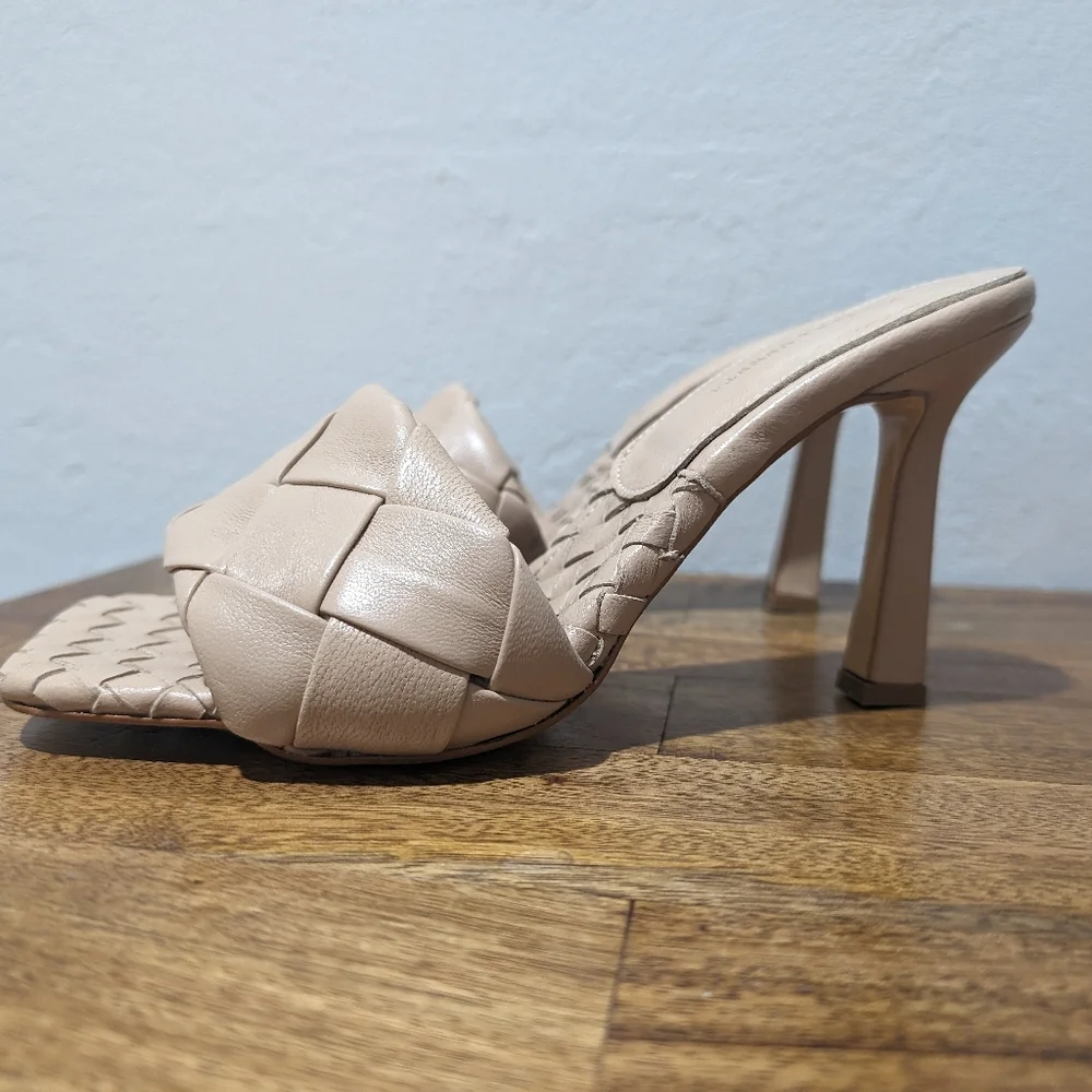 Bottega Veneta Libo Leather square  toe heel‎ sandals women's size 39 tan